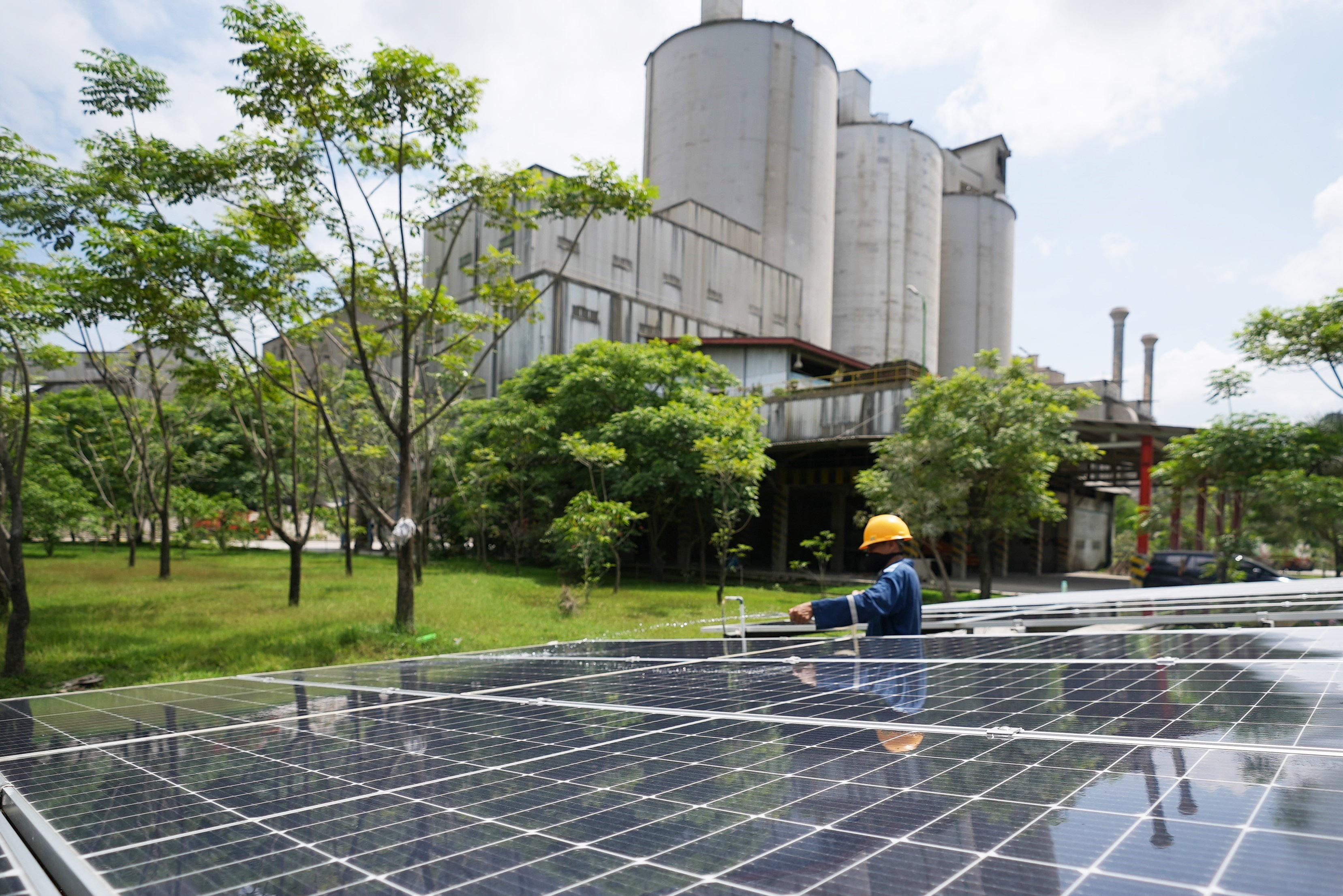 Curi Perhatian Dunia, Inisiatif Energi Hijau SIG di Semen Tonasa Diapresiasi di  Ajang Energy Management Leadership 2023