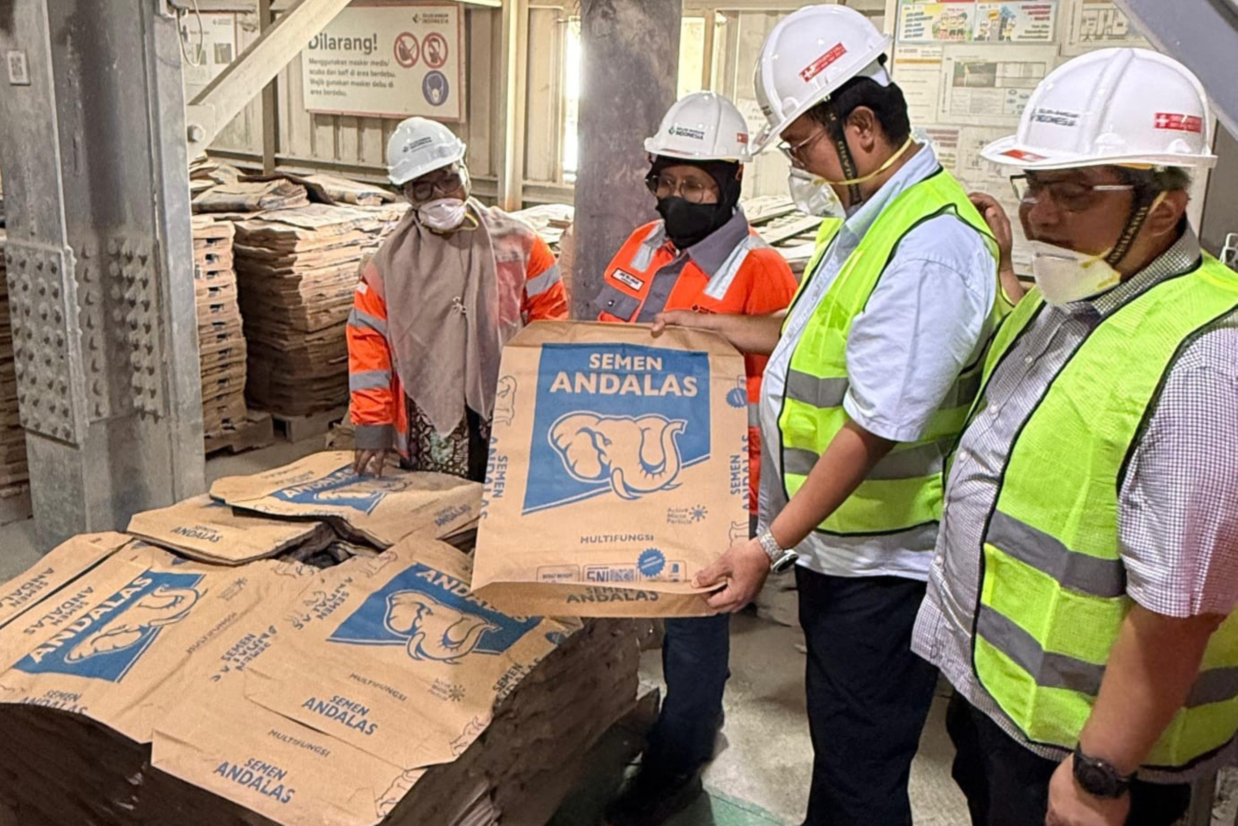 Dari Strategi ke Eksekusi, Direktur Operasi SIG Tinjau Langsung Optimalisasi Produksi dan Distribusi Semen di Aceh